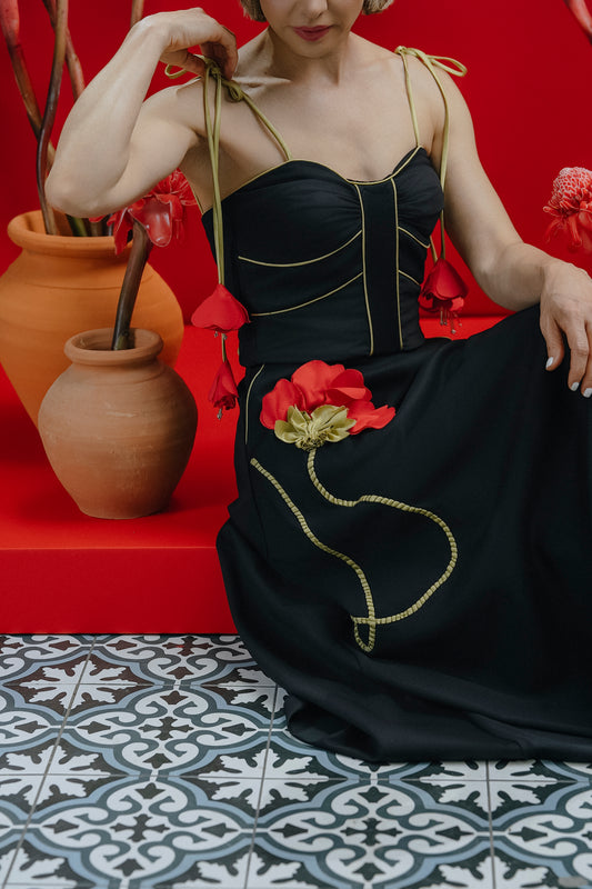 Rossie Top Negro y Flores Rojas
